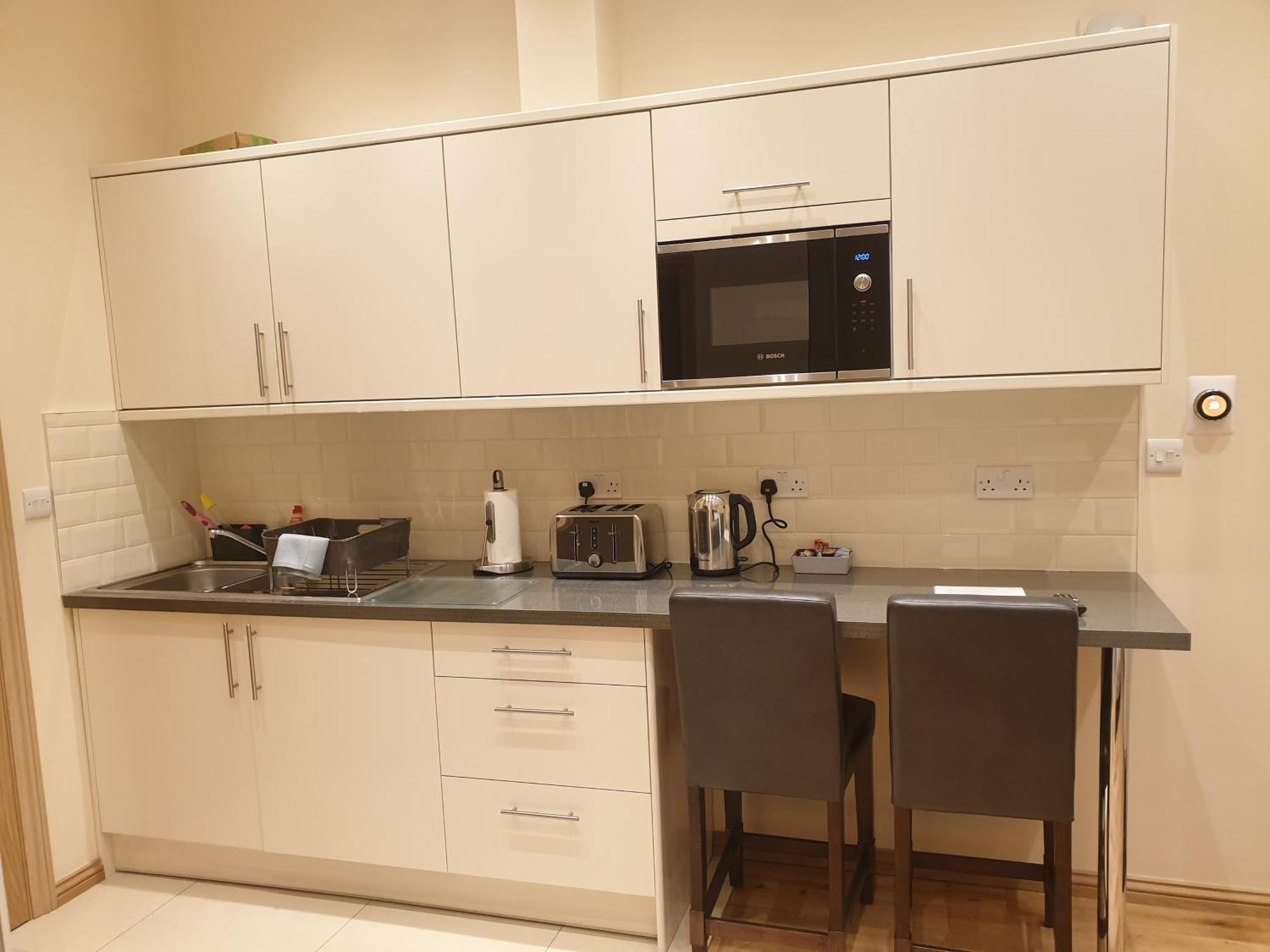 London Luxury Apartments 3 Bedroom Sleeps 8 With 3 Bathrooms 4 Mins Walk To Tube Free Parking Ilford Exteriör bild