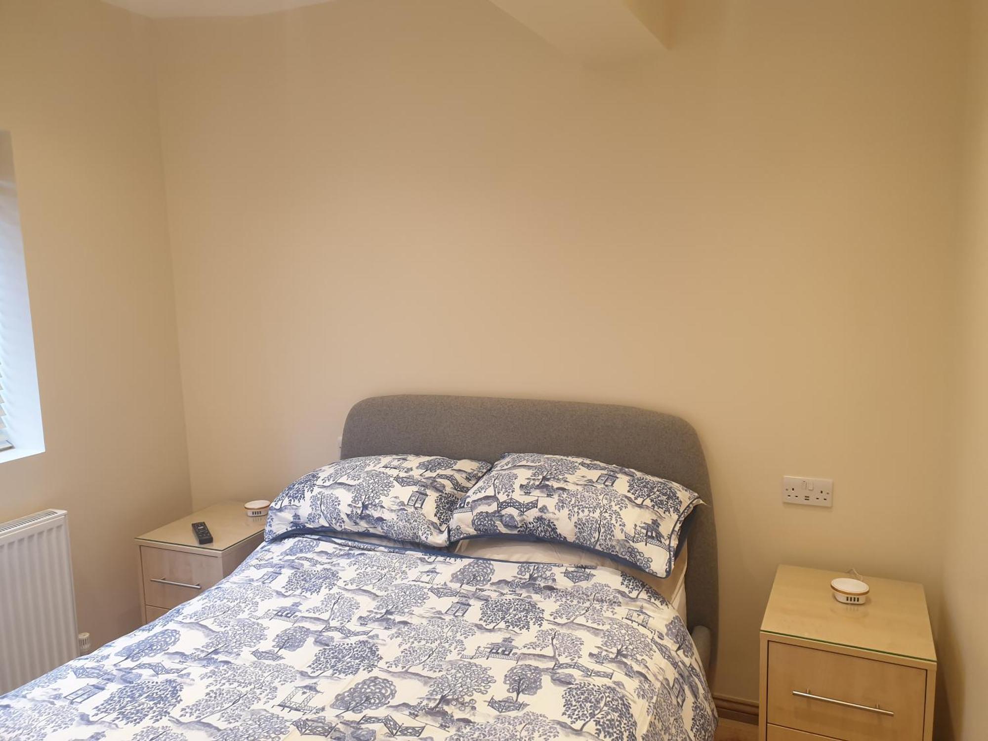 London Luxury Apartments 3 Bedroom Sleeps 8 With 3 Bathrooms 4 Mins Walk To Tube Free Parking Ilford Exteriör bild